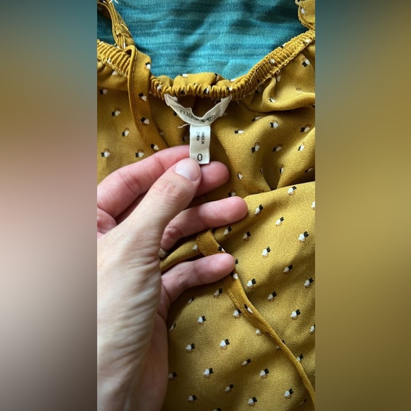 Maurice’s Cold-Shoulder Ruffle Top 🔥 - Picture 3 of 3